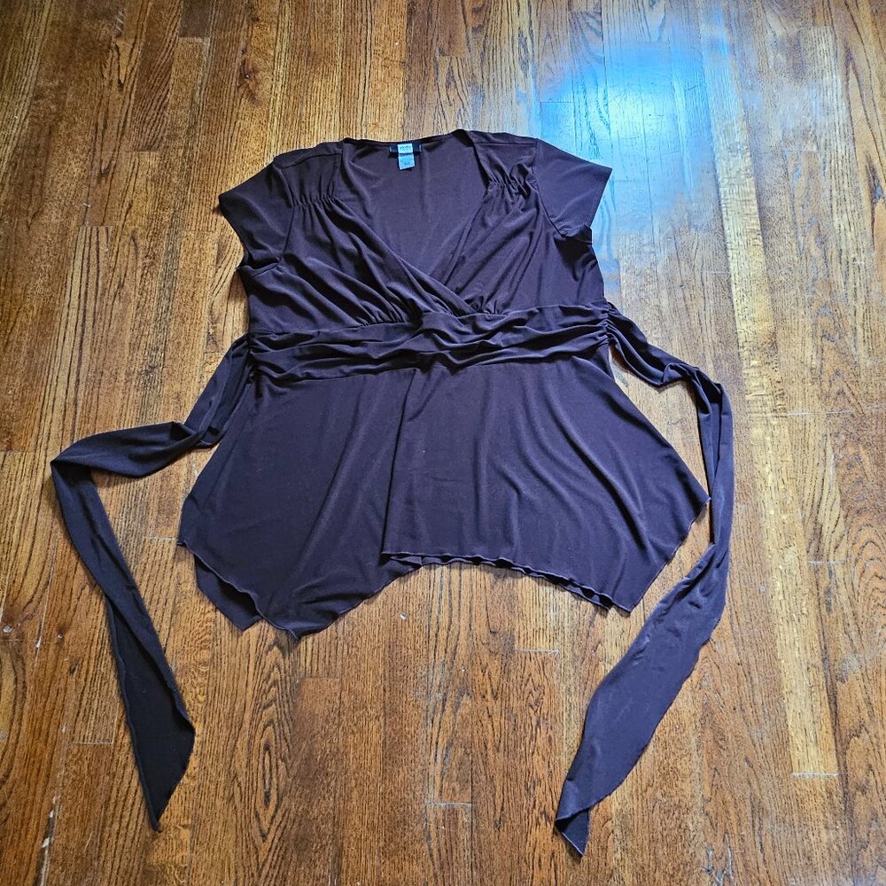 Brown Short Sleeve Flowy Fit with V Neck and Tie in Back